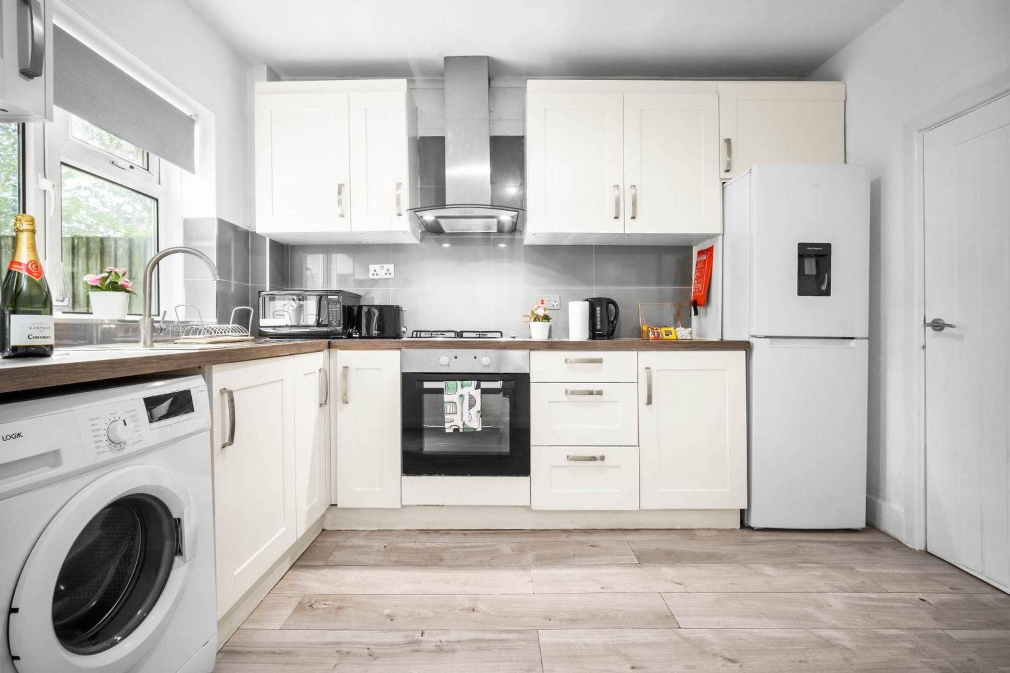 Three Bedroom House - Parking & Garden - Netflix - Wifi - Great Location - 215R Birmingham Exteriér fotografie