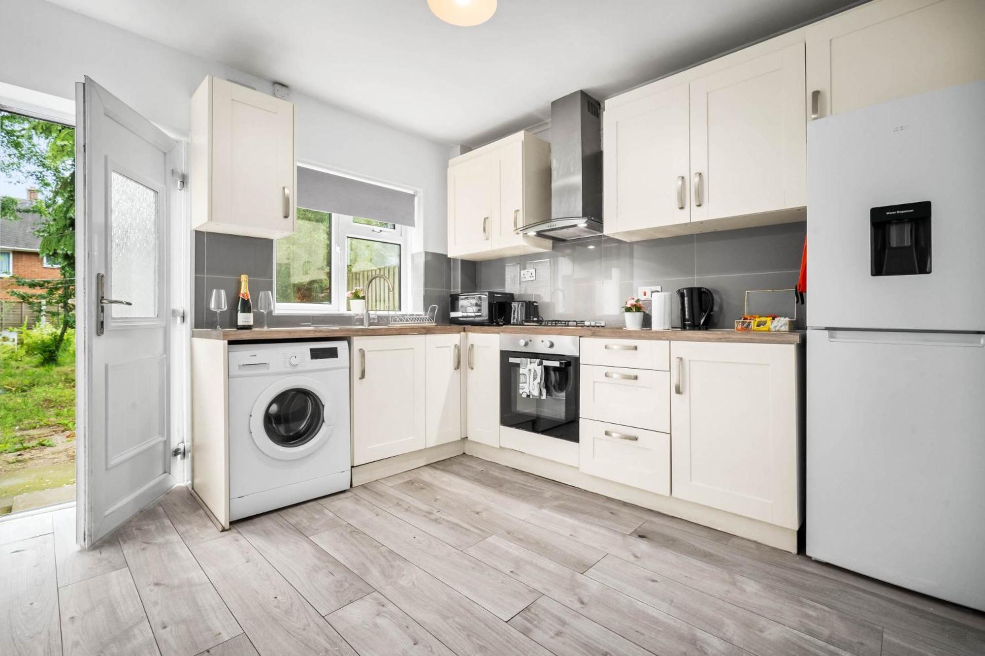 Three Bedroom House - Parking & Garden - Netflix - Wifi - Great Location - 215R Birmingham Exteriér fotografie
